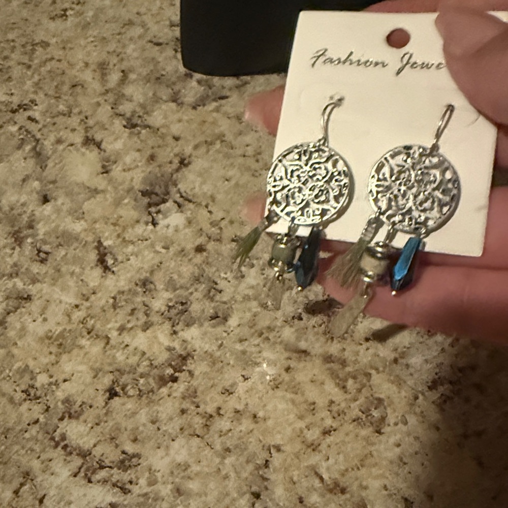 Nwt Silver And Blue Dangle Statement Earrings - image 7
